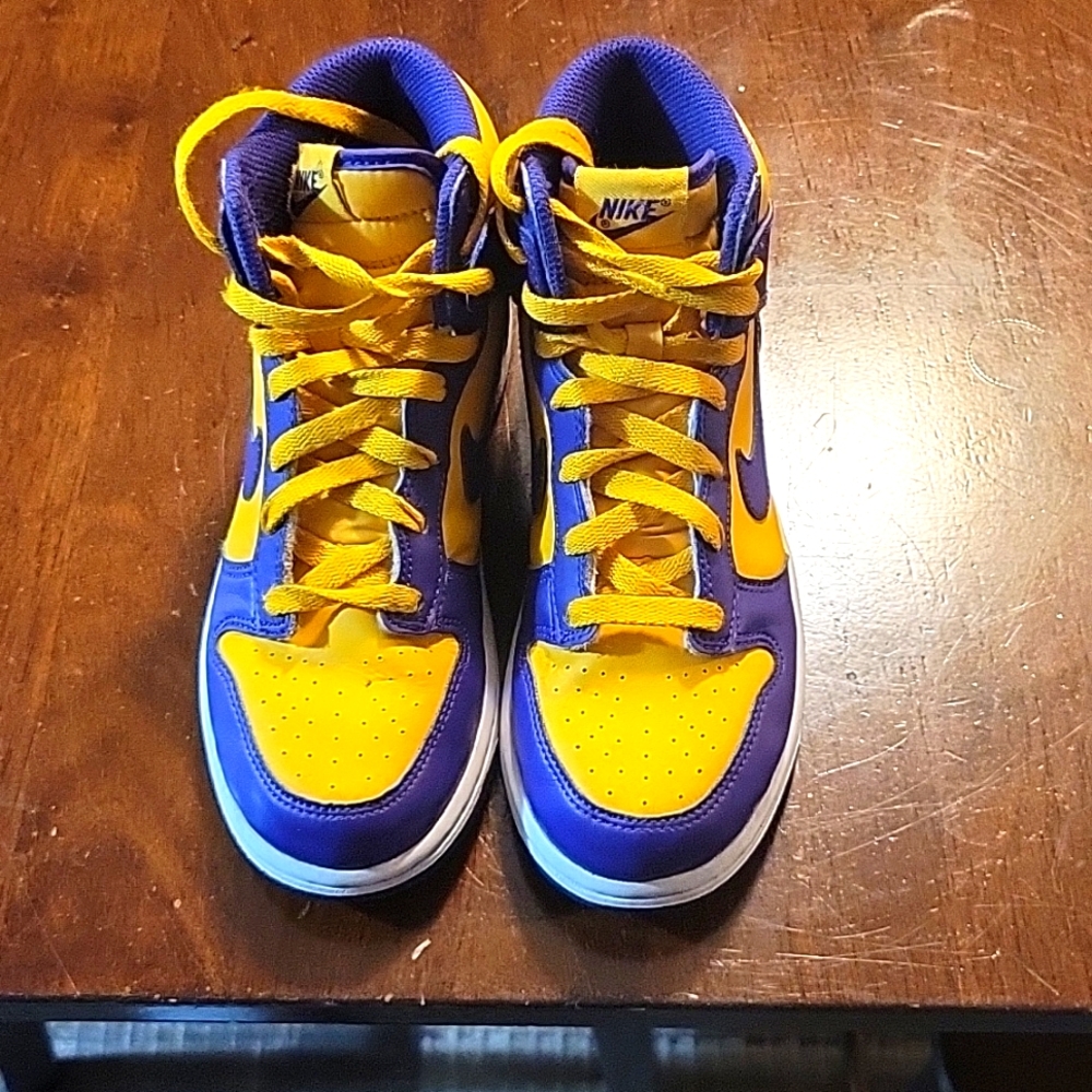 Nike dunks size 3y
